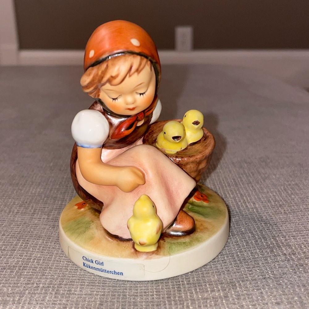 M.I. Hummel Porcelain Figurine: Chick Girl